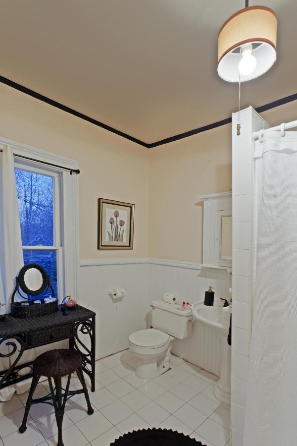 Akwaaba Mansion Bed and Breakfast New York Esterno foto